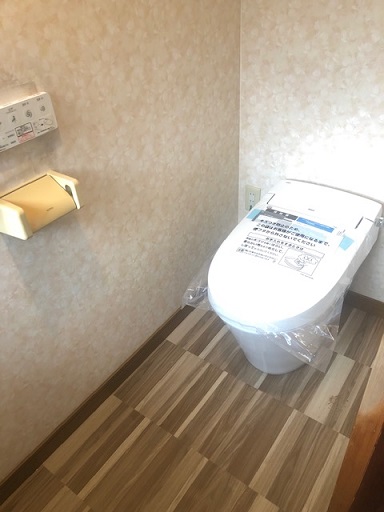 和歌山市　トイレ交換・クッションフロア貼り替えリフォーム