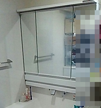 和歌山市　洗面台三面鏡の鏡交換リフォーム