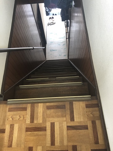 和歌山市　蔭山組　階段床　貼り替え　リフォーム
