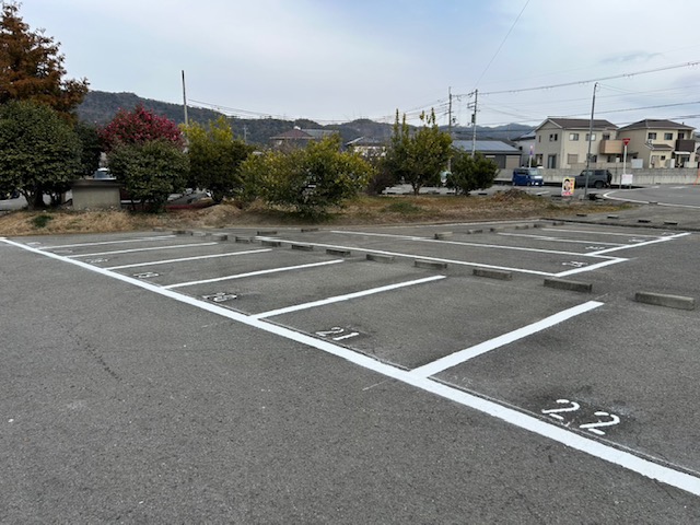 岩出市　駐車場ライン引き