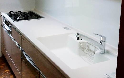 老朽化したキッチンを機能的なシステムキッチンへリフォーム！