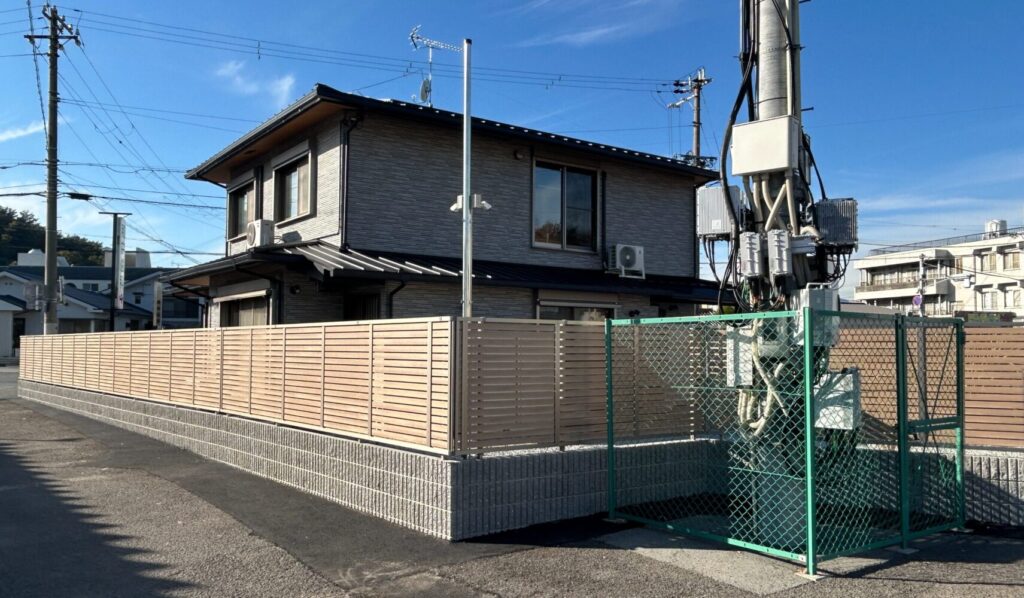 植栽撤去 目隠しフェンス設置 植栽撤去 目隠しフェンス設置