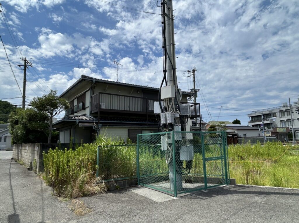 植栽撤去 目隠しフェンス設置 植栽撤去 目隠しフェンス設置