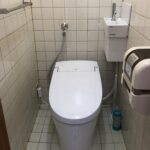 和歌山市　トイレ交換・ドアのガラス交換リフォーム
